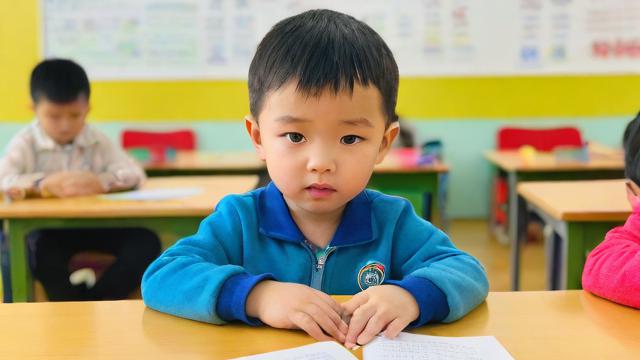 幼兒教育版文章的疑問句標題可以是，如何通過游戲提高幼兒的學習興趣？